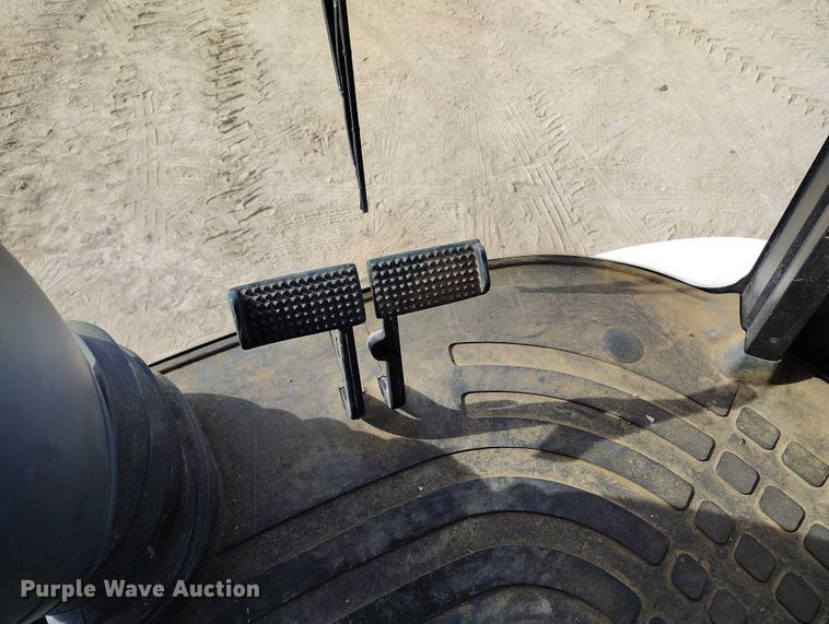 image for item DT0837 2003 New Holland CR960 combine