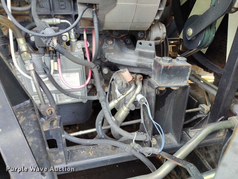 image for item DT0837 2003 New Holland CR960 combine