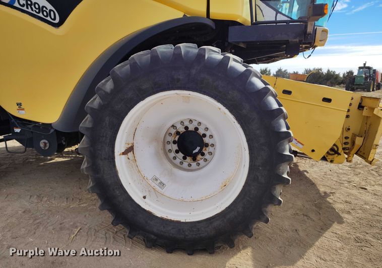 image for item DT0837 2003 New Holland CR960 combine