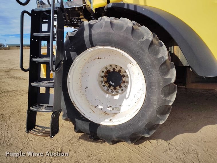 image for item DT0837 2003 New Holland CR960 combine