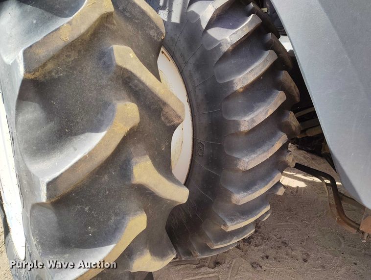 image for item DT0837 2003 New Holland CR960 combine