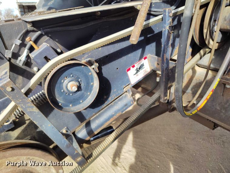 image for item DT0838 Gleaner R50 combine