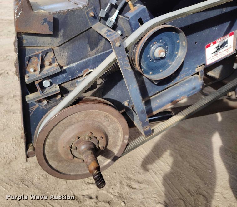 image for item DT0838 Gleaner R50 combine