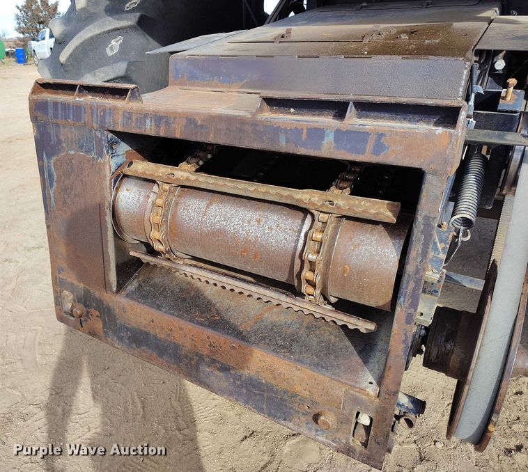 image for item DT0838 Gleaner R50 combine