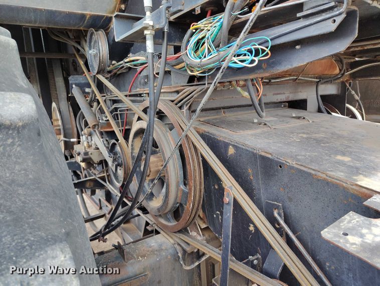 image for item DT0838 Gleaner R50 combine