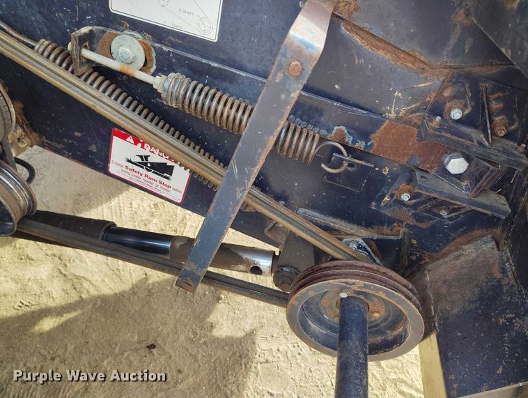 image for item DT0838 Gleaner R50 combine