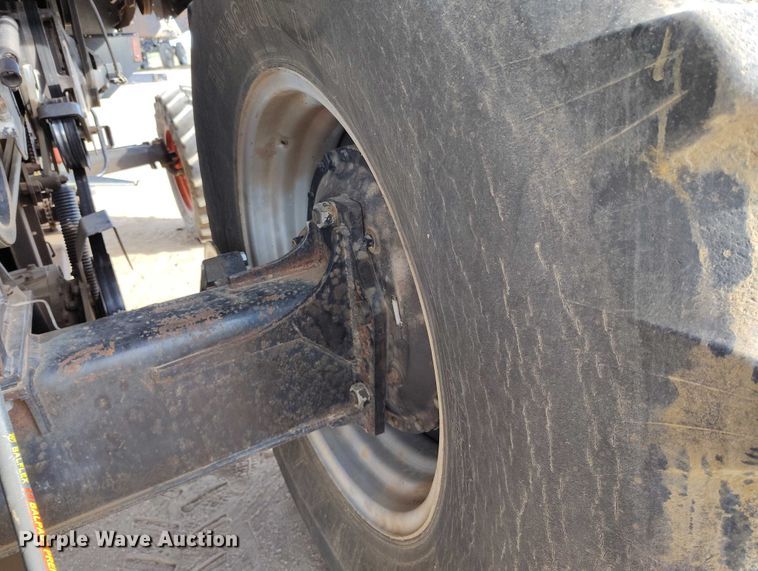 image for item DT0838 Gleaner R50 combine