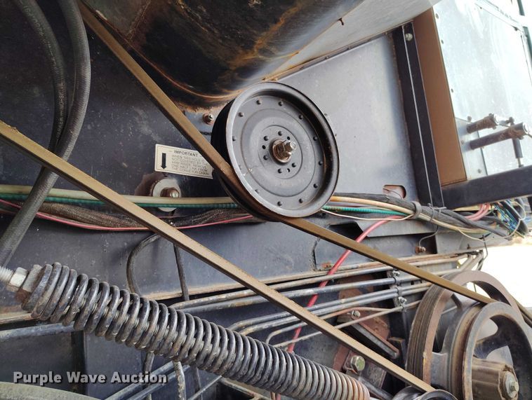 image for item DT0838 Gleaner R50 combine