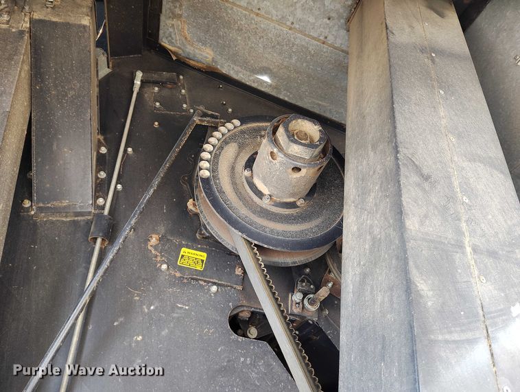 image for item DT0838 Gleaner R50 combine