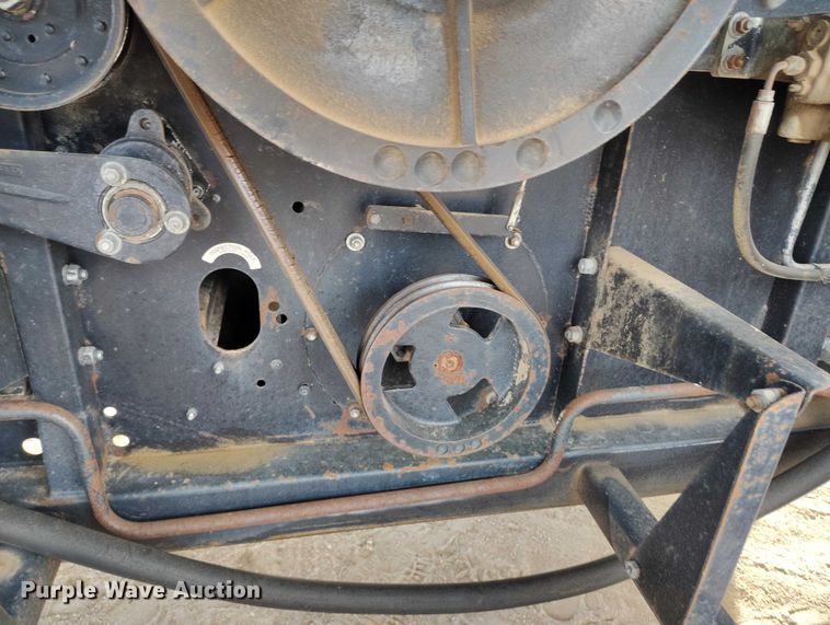 image for item DT0838 Gleaner R50 combine