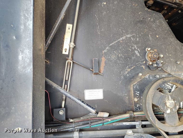 image for item DT0838 Gleaner R50 combine