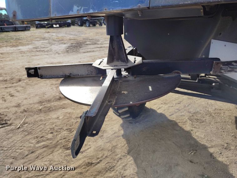 image for item DT0838 Gleaner R50 combine