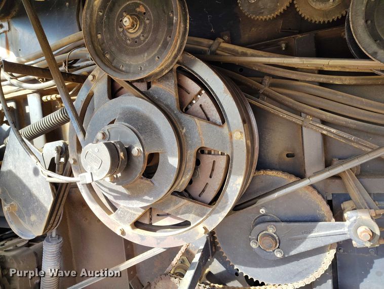 image for item DT0838 Gleaner R50 combine