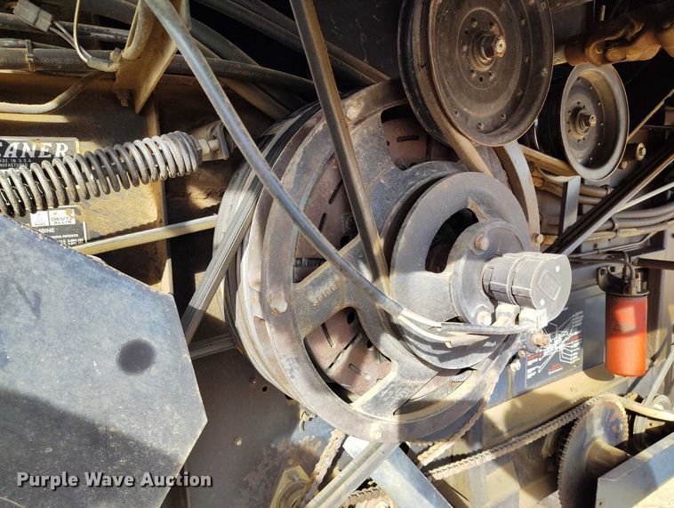 image for item DT0838 Gleaner R50 combine