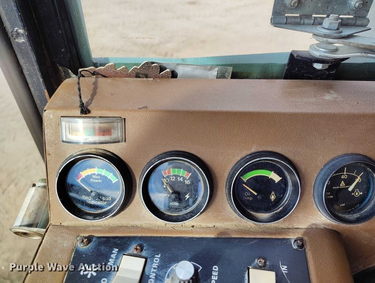 image for item DT0838 Gleaner R50 combine