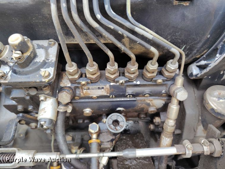 image for item DT0838 Gleaner R50 combine