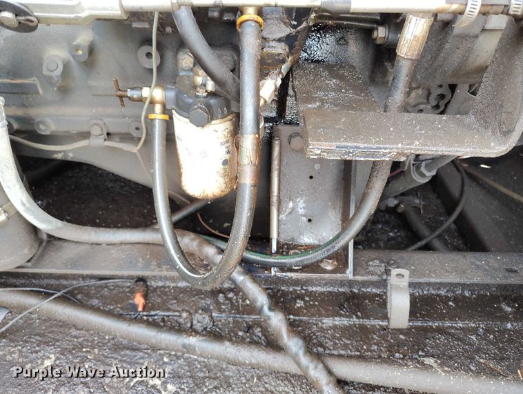 image for item DT0838 Gleaner R50 combine