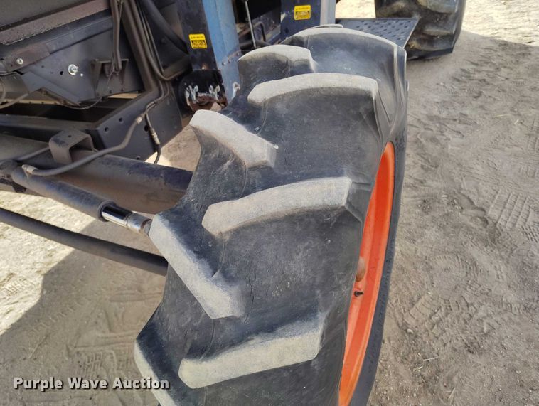 image for item DT0838 Gleaner R50 combine