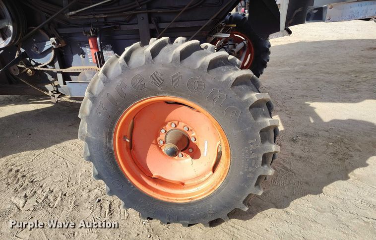 image for item DT0838 Gleaner R50 combine