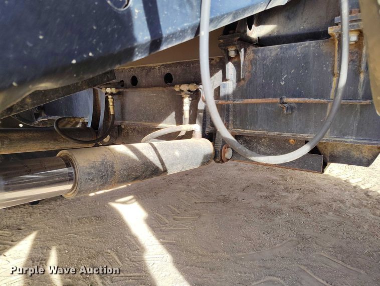 image for item DT0839 Gleaner R52 combine