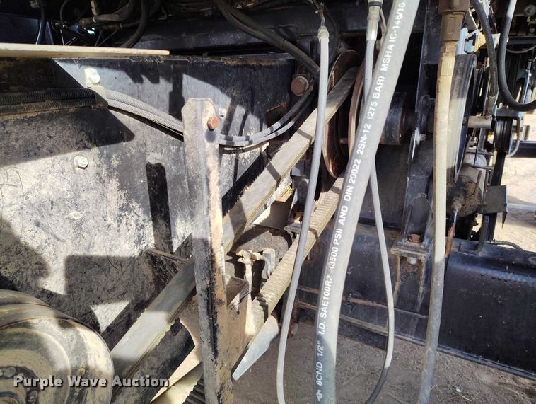 image for item DT0839 Gleaner R52 combine