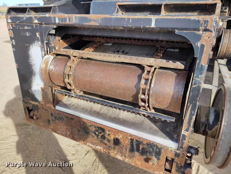 image for item DT0839 Gleaner R52 combine