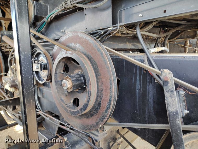 image for item DT0839 Gleaner R52 combine