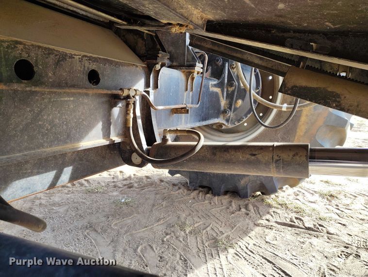 image for item DT0839 Gleaner R52 combine