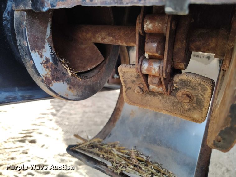 image for item DT0839 Gleaner R52 combine