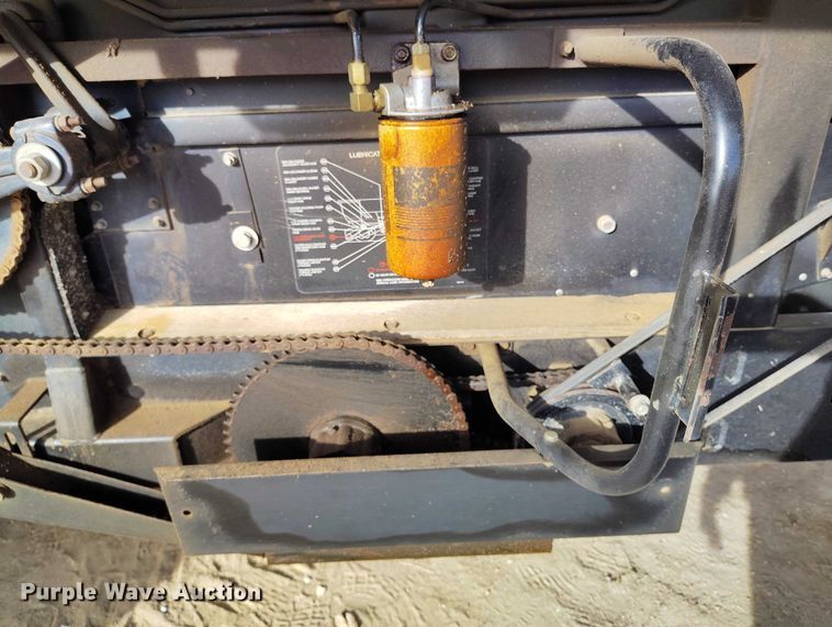 image for item DT0839 Gleaner R52 combine