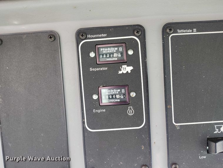 image for item DT0839 Gleaner R52 combine