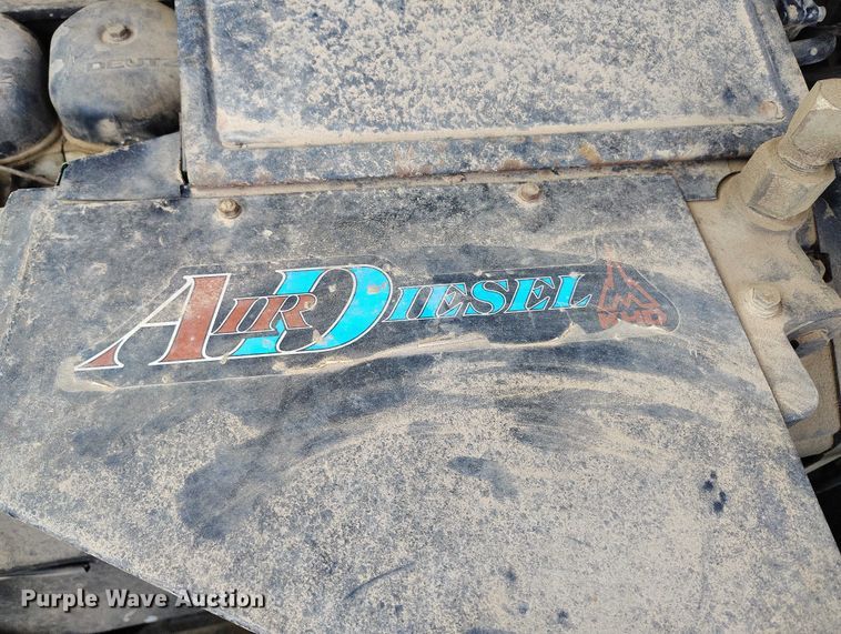 image for item DT0839 Gleaner R52 combine