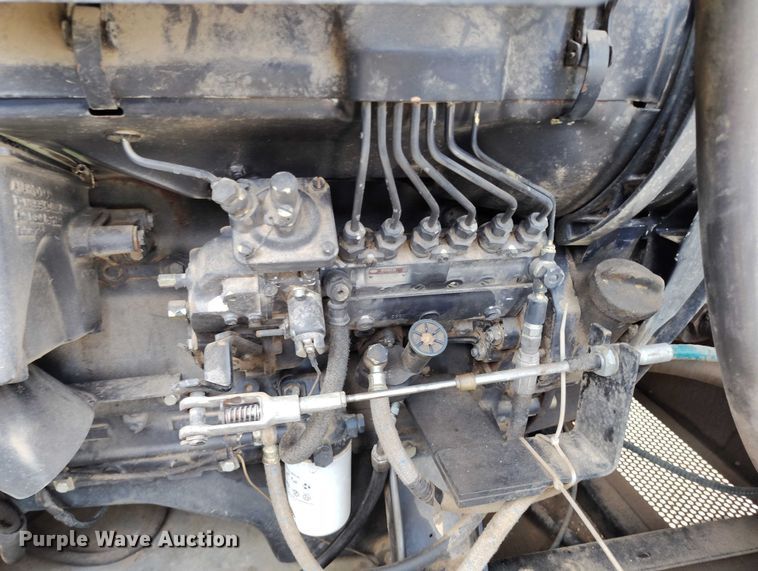 image for item DT0839 Gleaner R52 combine