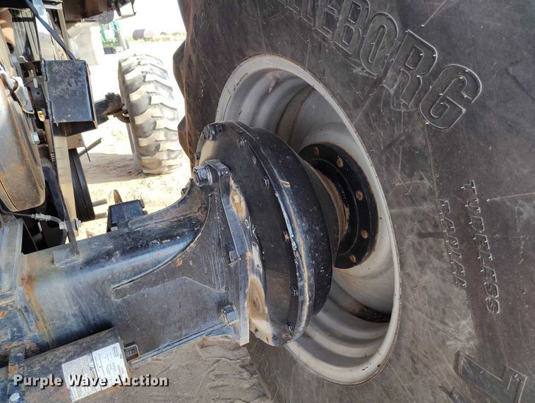 image for item DT0840 Gleaner R62 combine