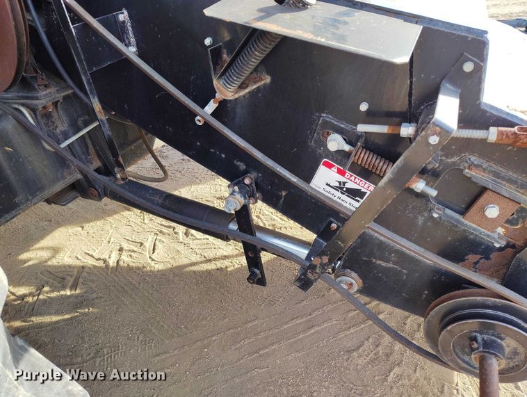 image for item DT0840 Gleaner R62 combine