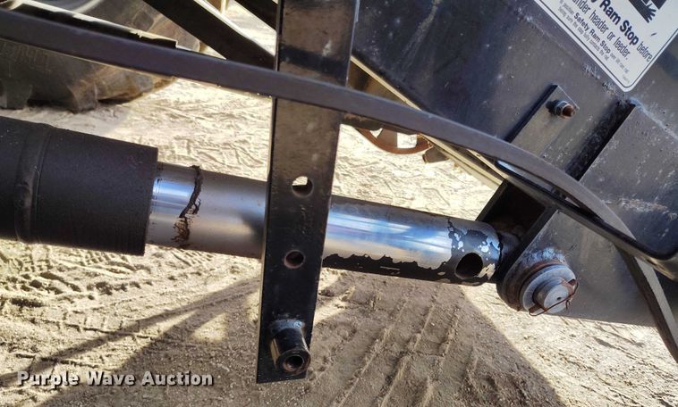 image for item DT0840 Gleaner R62 combine