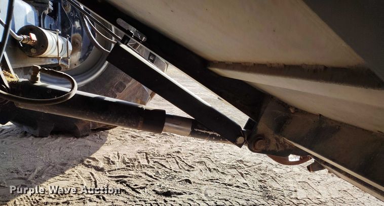 image for item DT0840 Gleaner R62 combine