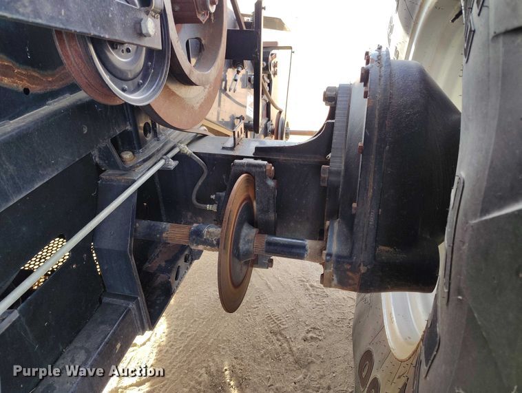 image for item DT0840 Gleaner R62 combine