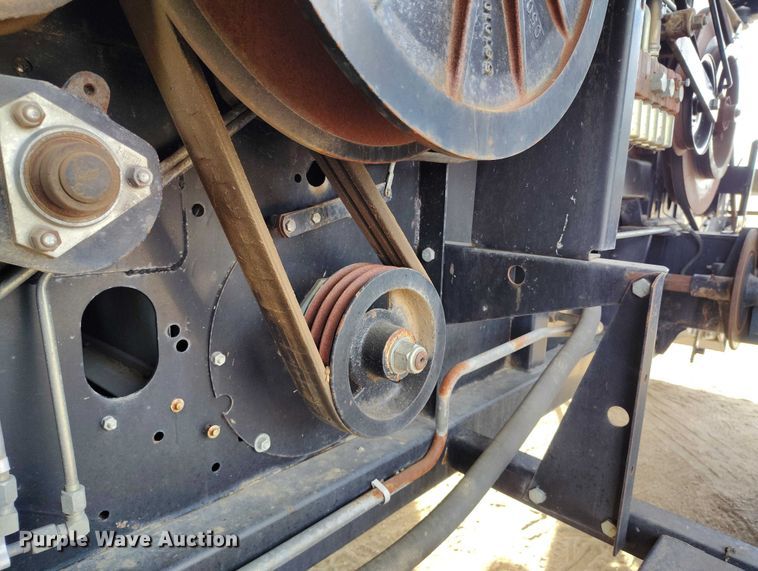 image for item DT0840 Gleaner R62 combine