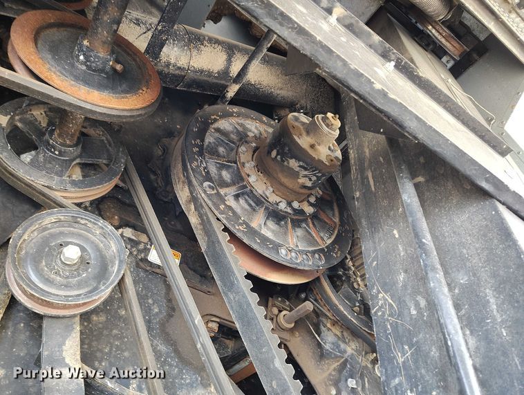 image for item DT0840 Gleaner R62 combine