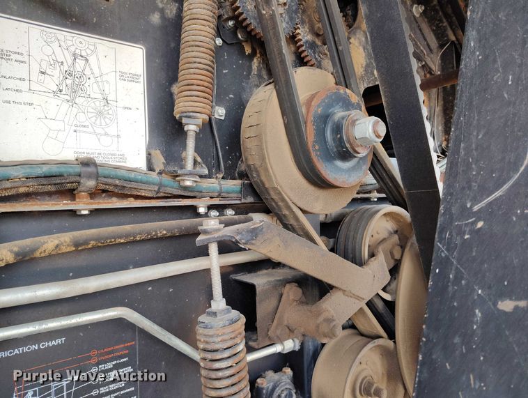 image for item DT0840 Gleaner R62 combine