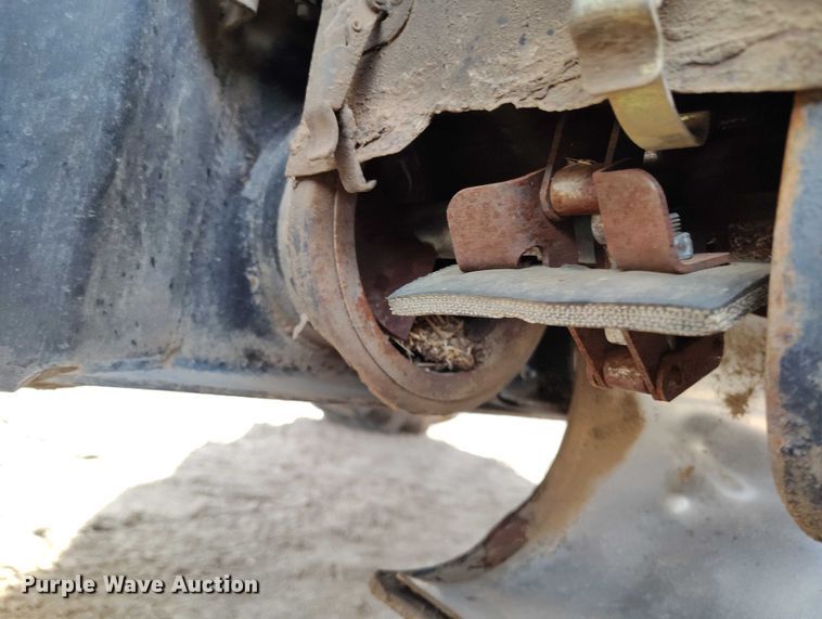 image for item DT0840 Gleaner R62 combine