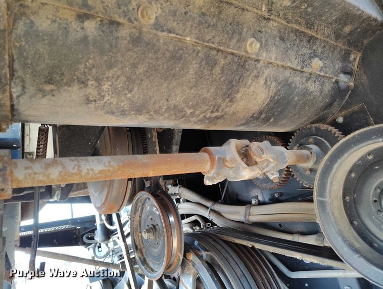 image for item DT0840 Gleaner R62 combine