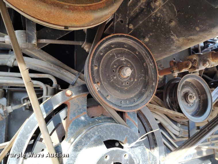 image for item DT0840 Gleaner R62 combine