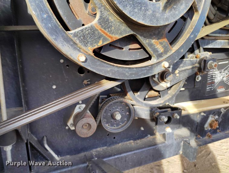 image for item DT0840 Gleaner R62 combine