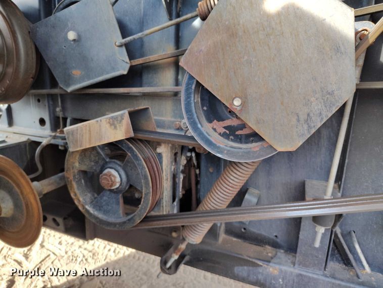 image for item DT0840 Gleaner R62 combine