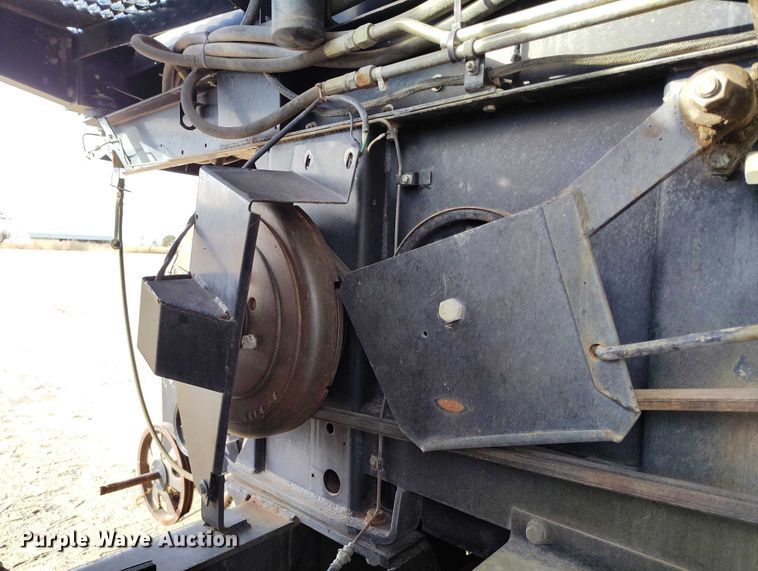 image for item DT0840 Gleaner R62 combine