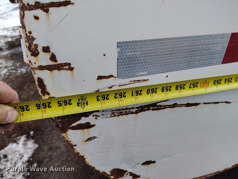 image for item DT0883 2009 Freightliner Columbia 120 silage truck