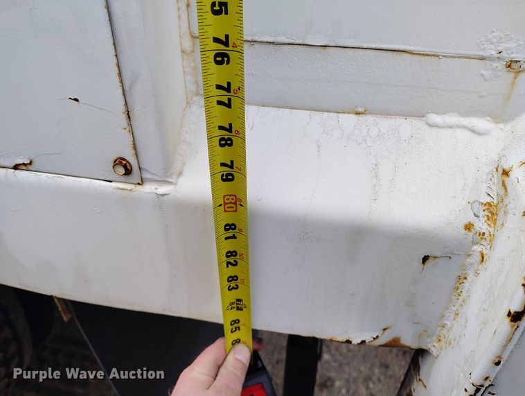 image for item DT0883 2009 Freightliner Columbia 120 silage truck