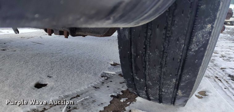 image for item DT0883 2009 Freightliner Columbia 120 silage truck